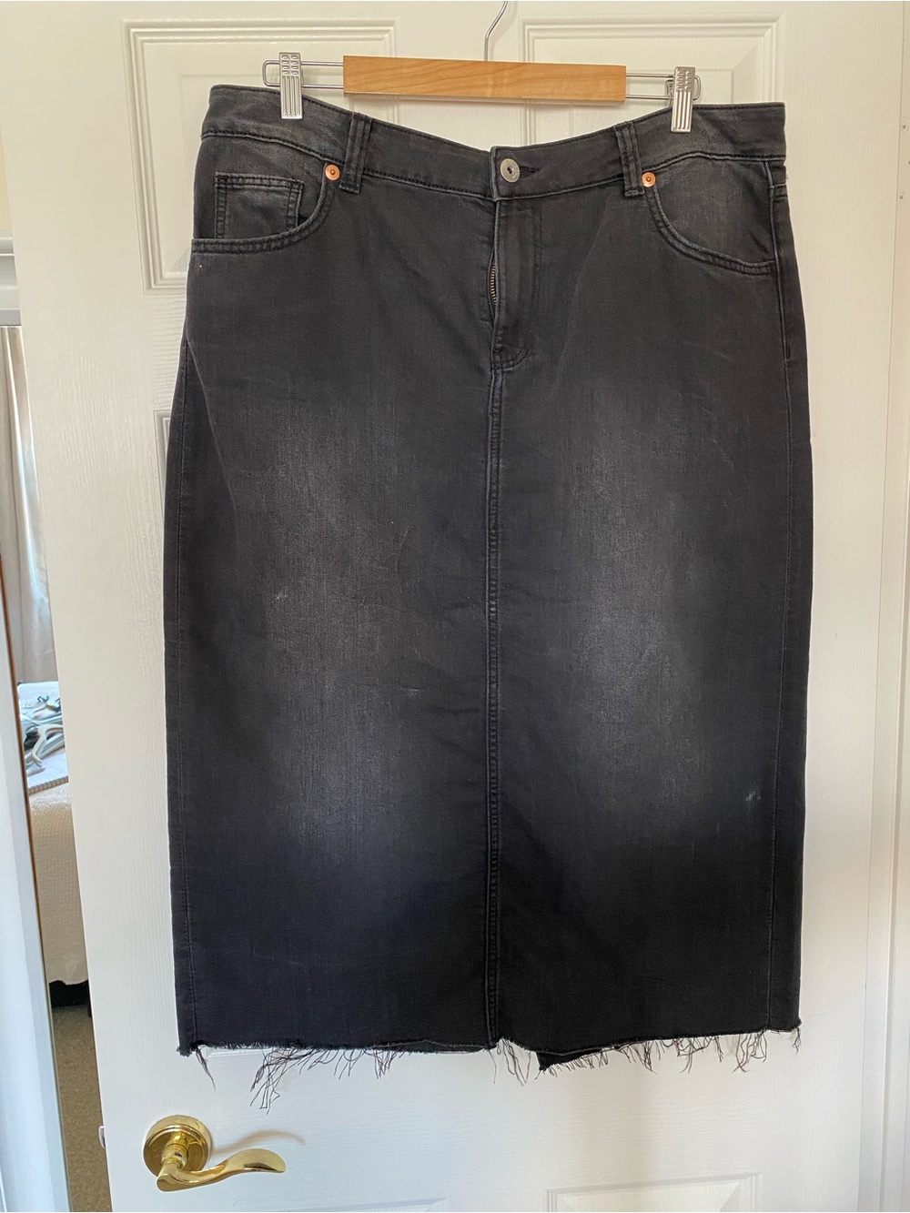Women's Black Denim Midi Skirt - Frayed Hem